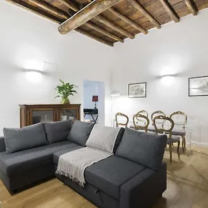 https://casa-via-del-corso.it-romehotels.com