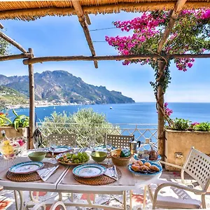 https://star-fish-house.hotels-amalfi.com